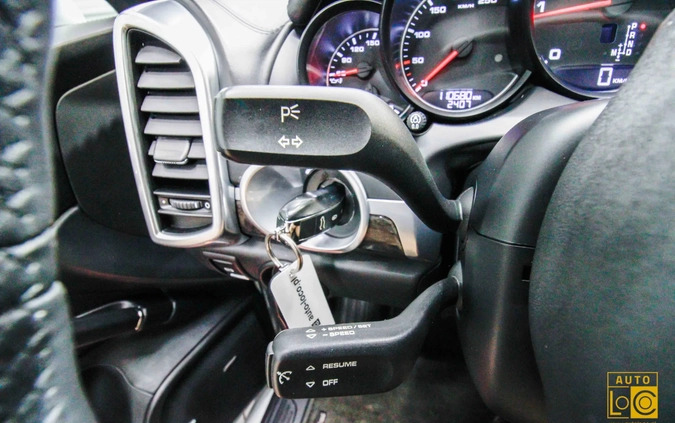 Porsche Cayenne cena 117777 przebieg: 111000, rok produkcji 2012 z Jedlicze małe 781